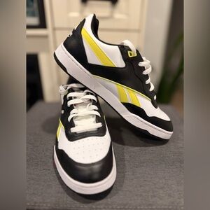 🌶️ NWOT Reebok BB 4000 II Men’s Basketball Shoes. Size 10